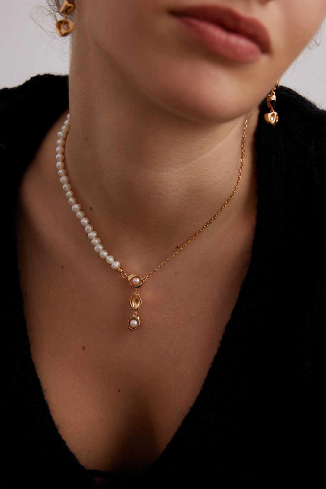 S925 Sterling Silver Pearl Necklace with Geometric Pendant (38 + 3 cm)