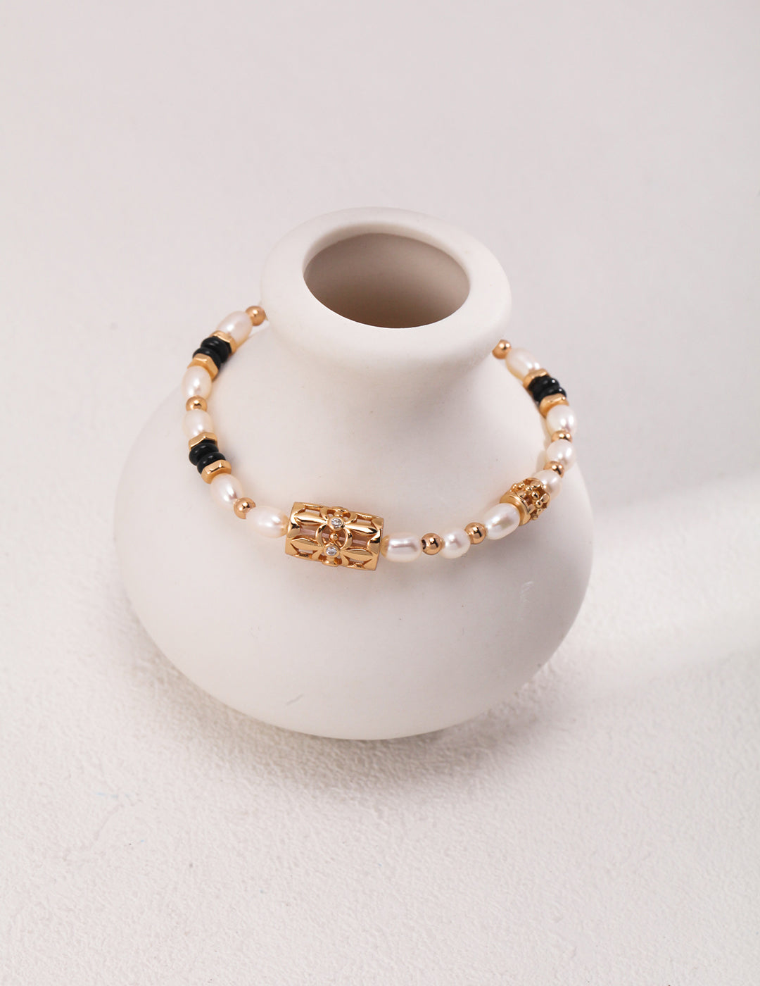 S925 Sterling Silver Pearl & Onyx Bracelet with Zircon Details (Adjustable 16 cm+)