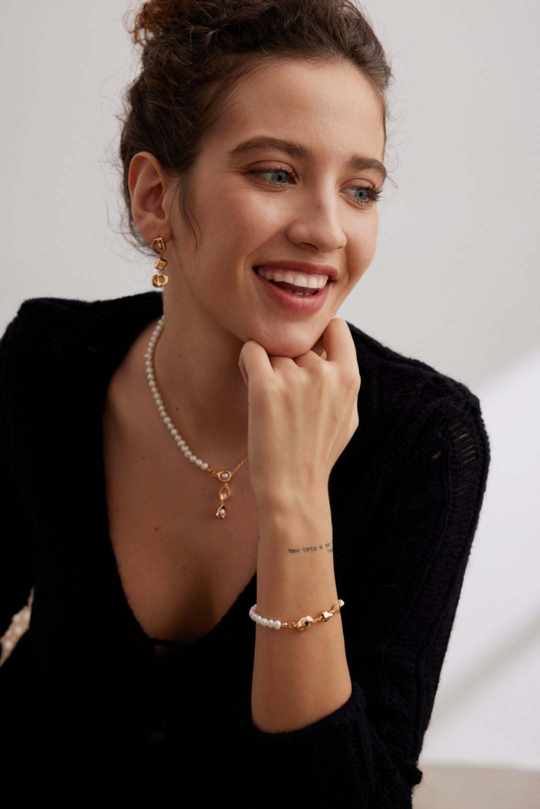 S925 Sterling Silver Pearl Necklace with Geometric Pendant (38 + 3 cm)