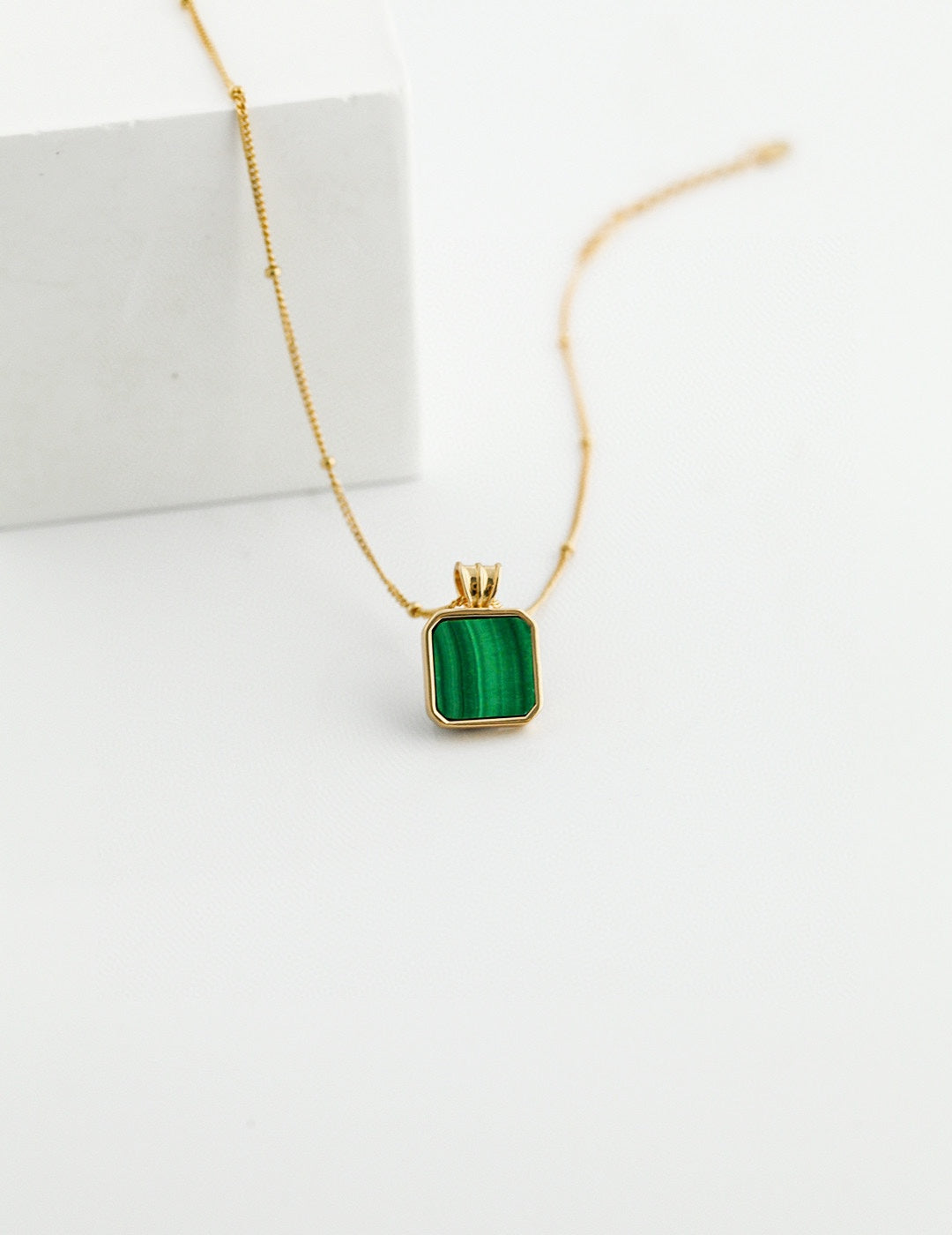 Malachite Pendant Necklace – 925 Sterling Silver, 18K Retro Gold