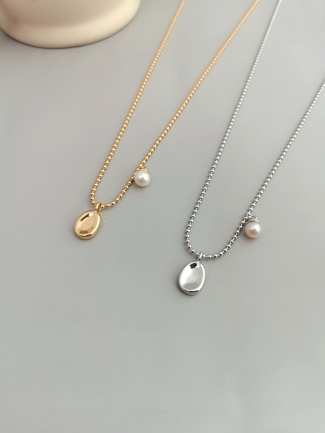 Adjustable Pearl Pendant Necklace – 925 Sterling Silver, 18K Retro Gold / 18K White Gold - TAMO Jewellery