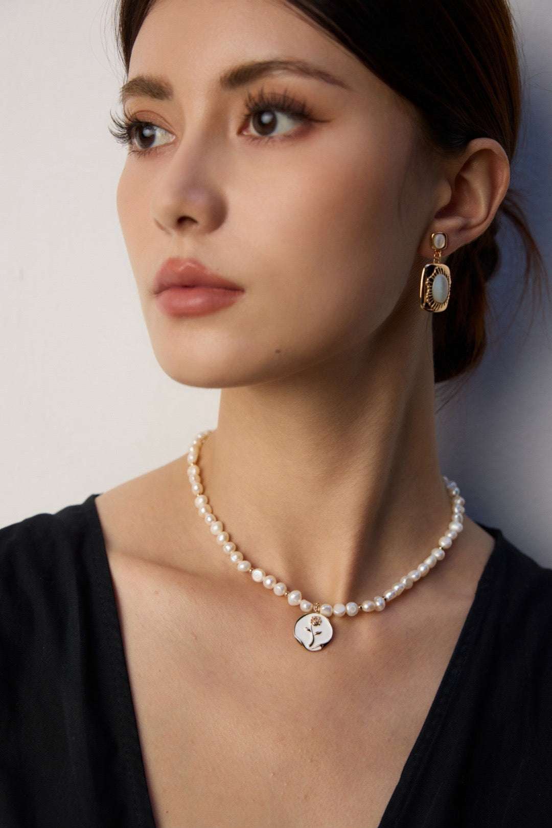 Rose Reverie Collection|S925 Silver Rose Enamel Pendant Necklace with Natural Pearl - TAMO Jewellery