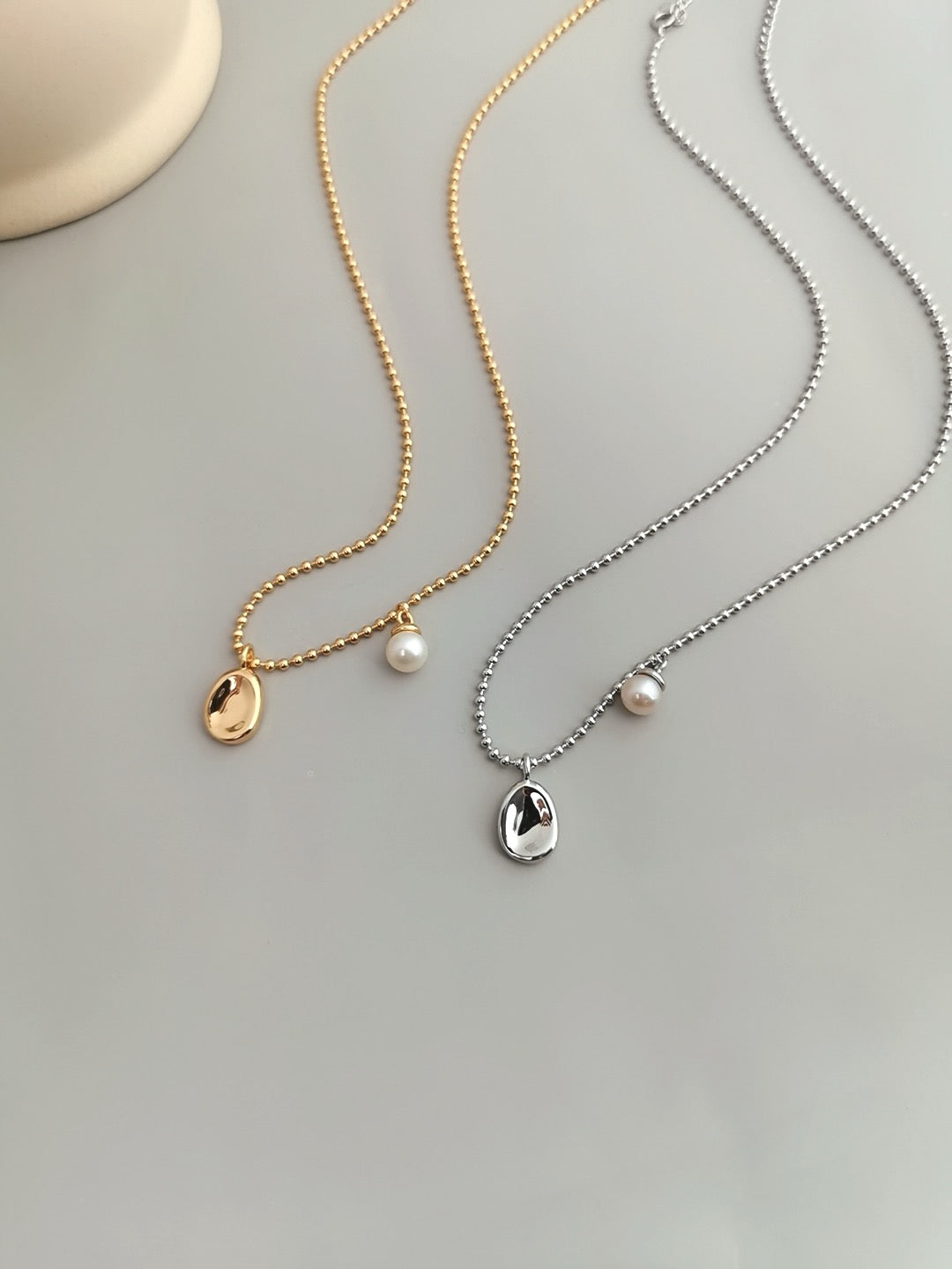 Adjustable Pearl Pendant Necklace – 925 Sterling Silver, 18K Retro Gold / 18K White Gold - TAMO Jewellery
