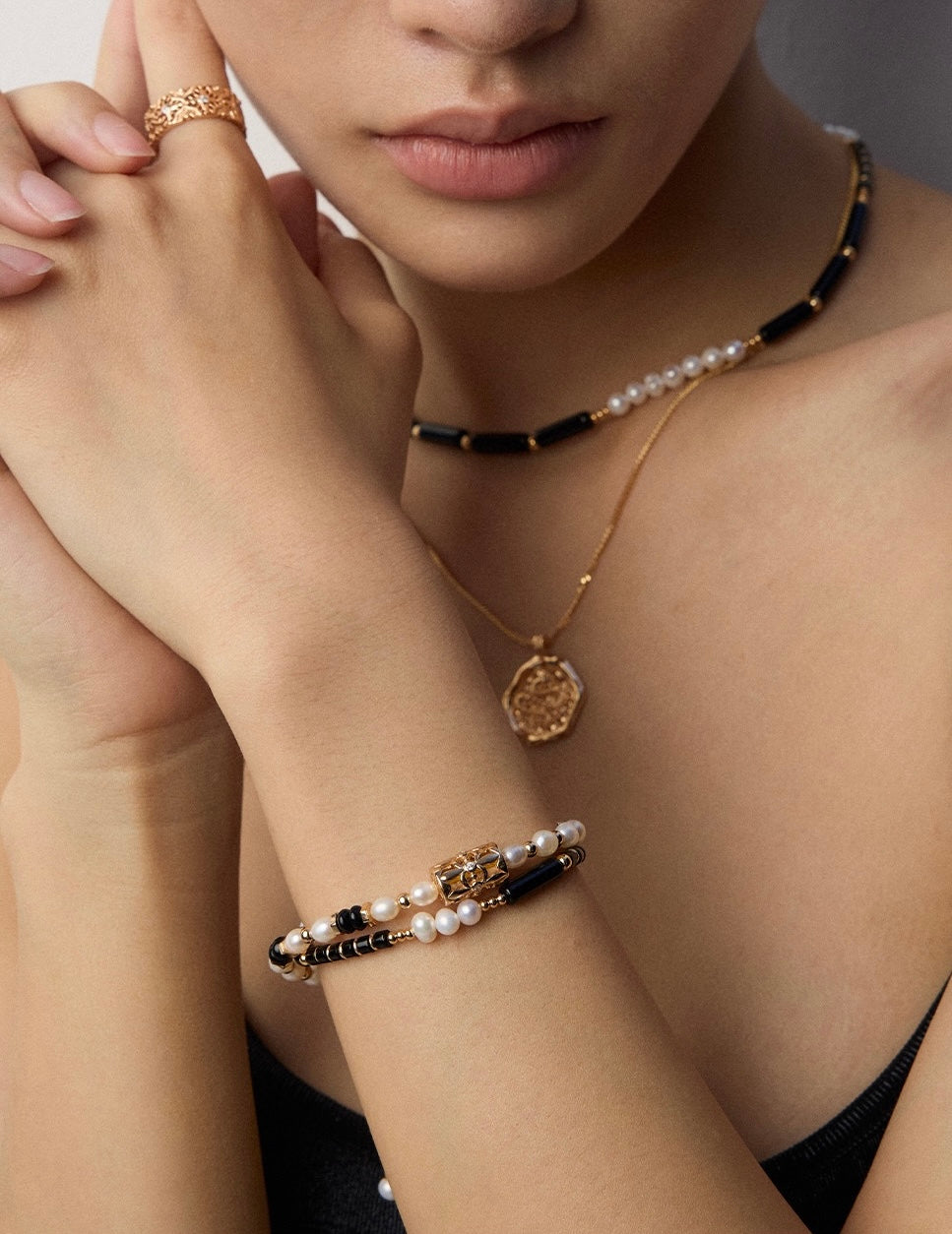 S925 Sterling Silver Pearl & Onyx Bracelet with Zircon Details (Adjustable 16 cm+)