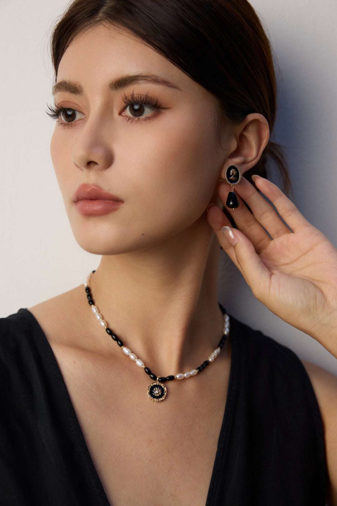 Vintage Black Cameo Drop Earrings – 925 Sterling Silver, 18K Retro Gold