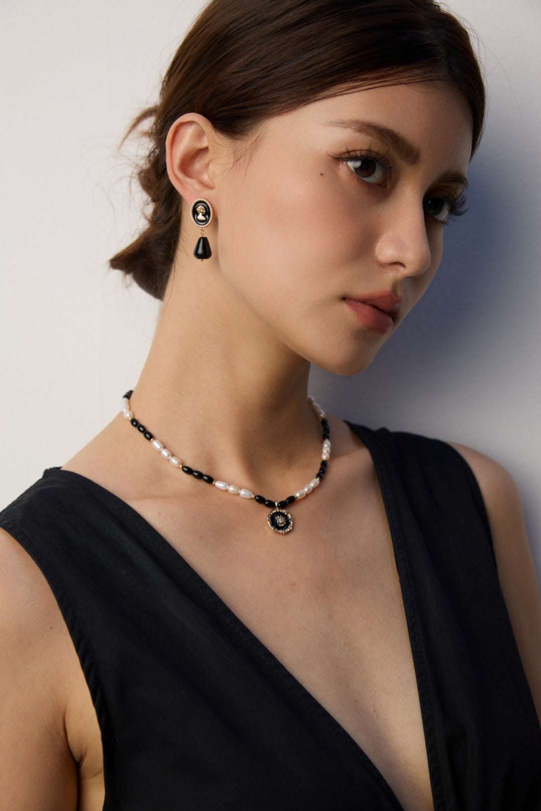 Vintage Black Cameo Drop Earrings – 925 Sterling Silver, 18K Retro Gold