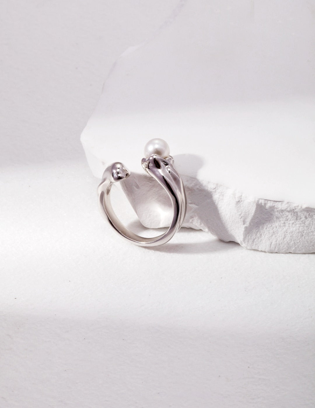 Liquid Silver Pearl Ring – 925 Sterling Silver, 18K White Gold / 18K Retro Gold