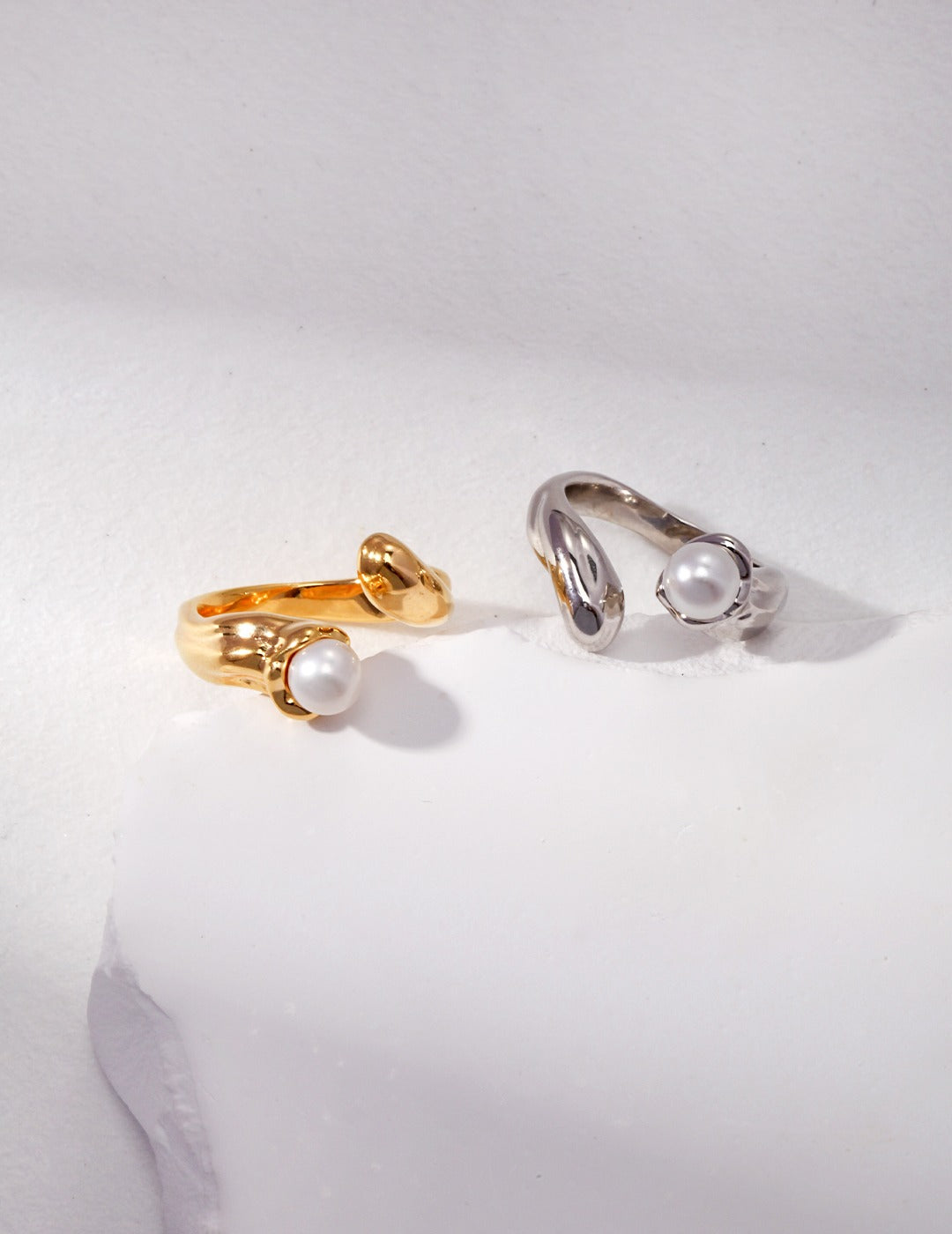 Liquid Silver Pearl Ring – 925 Sterling Silver, 18K White Gold / 18K Retro Gold