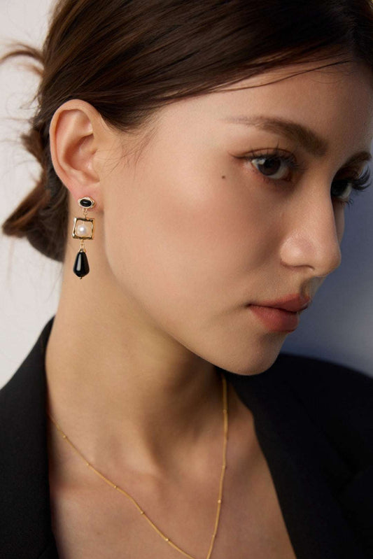 Eternal Contrast｜S925 Silver Black Onyx & Natural Pearl Earrings - TAMO Jewellery