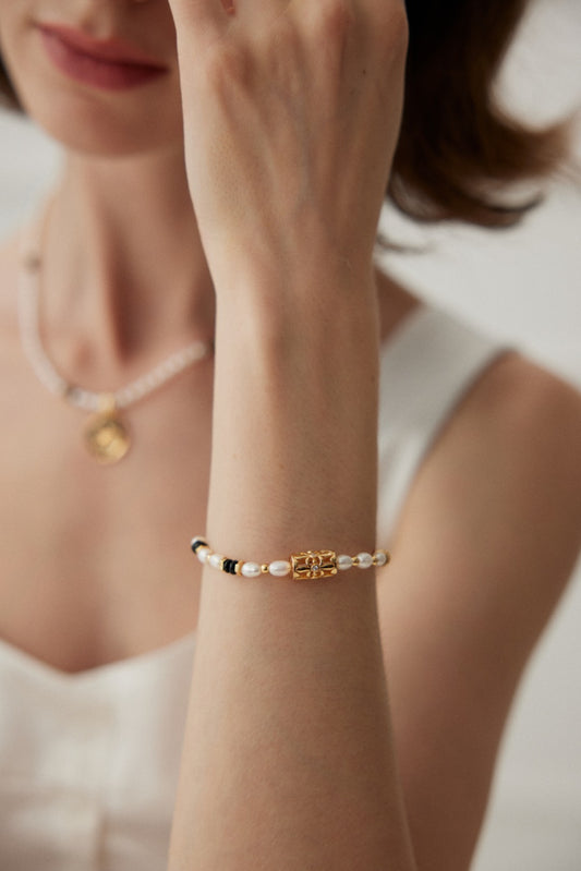 S925 Sterling Silver Pearl & Onyx Bracelet with Zircon Details (Adjustable 16 cm+)
