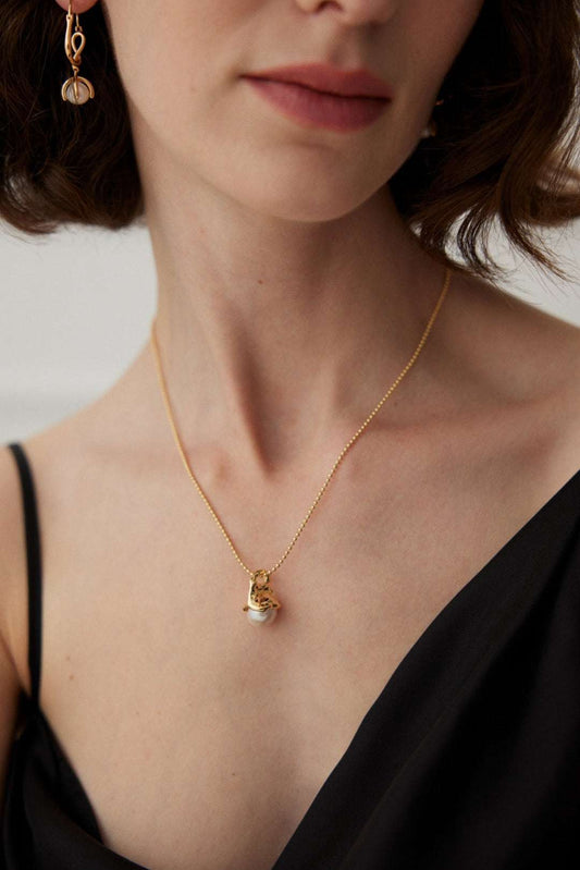 Elegant Pearl Pendant Necklace – 925 Sterling Silver, Retro Gold - TAMO Jewellery