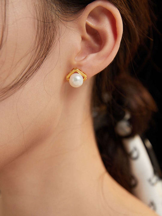Geometric Pearl Stud Earrings – 925 Sterling Silver, 18K Retro Gold - TAMO Jewellery